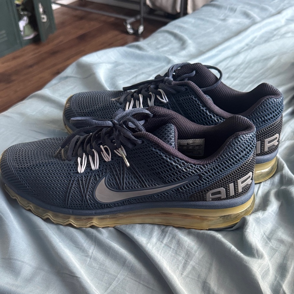 Nike Men's Navy and Gray Air Max Shoes